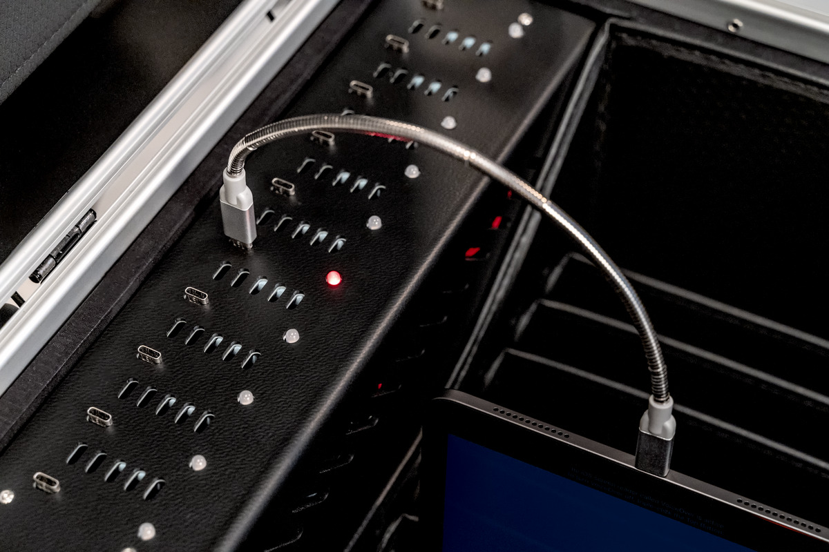 208700151_parat_paraproject_case_uc20_ultracharge_tabletkoffer_schwarz_detail1