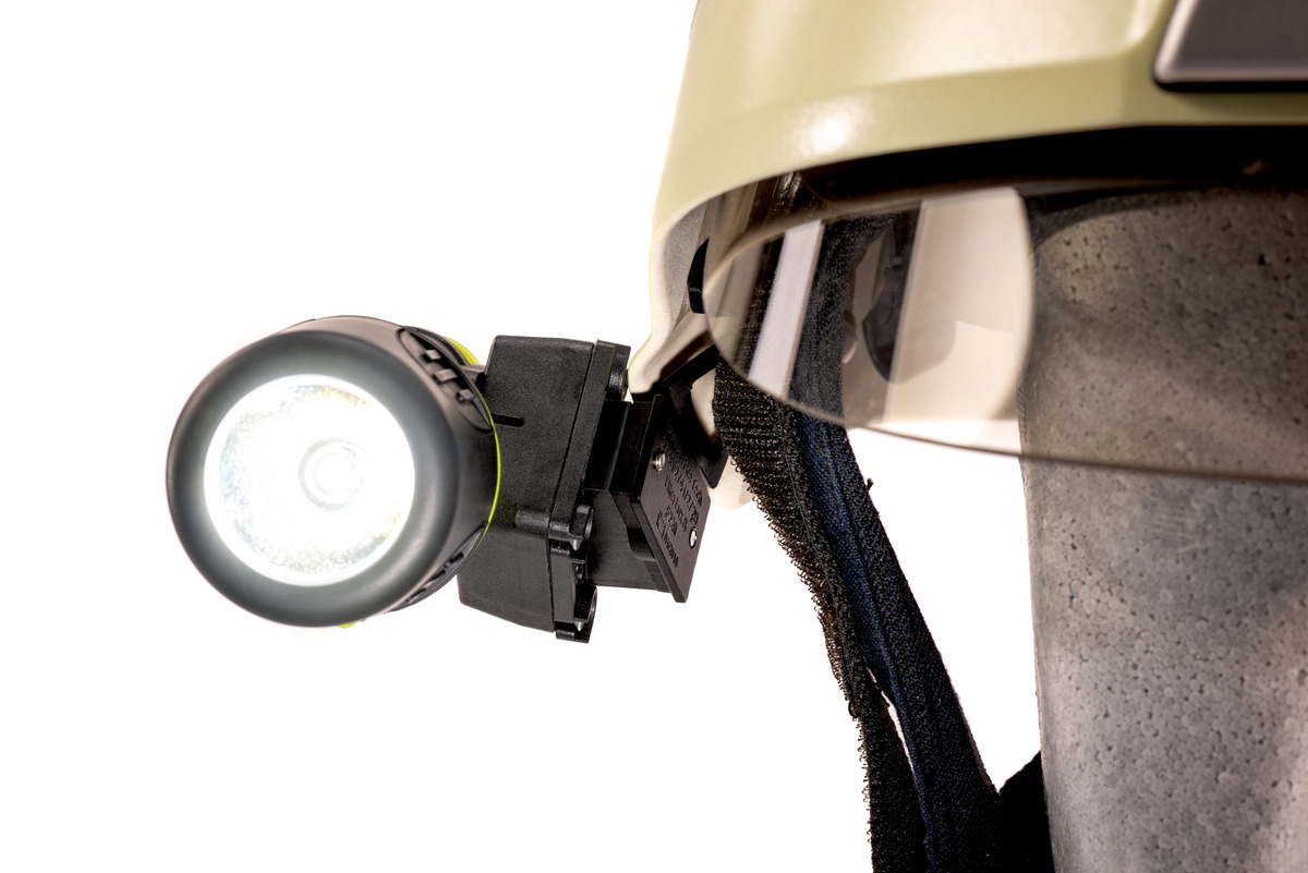 6902068151_parat_parasnap_ultralux_base_schuberth_f220_rechts_detail2