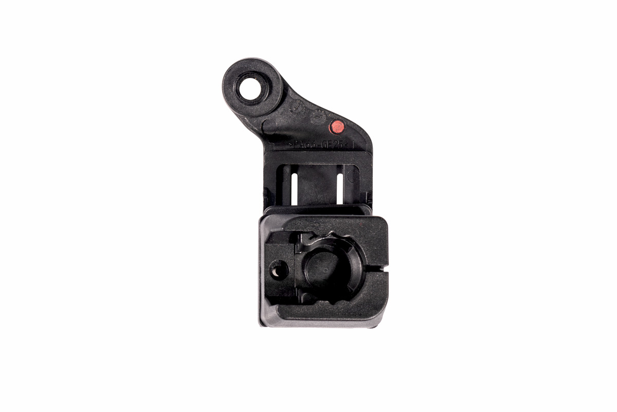 6902082151_parat_universaladapter_rosenbauer_heros_H30_rechts_ultralux_pro_base_mounting_tab_detail2