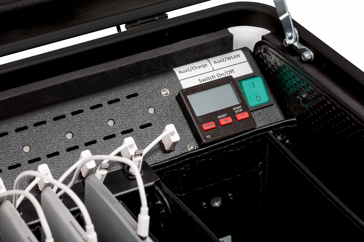 208618170_parat_paraproject_case_i10_weiss_tabletkoffer_charge_sync_detail8