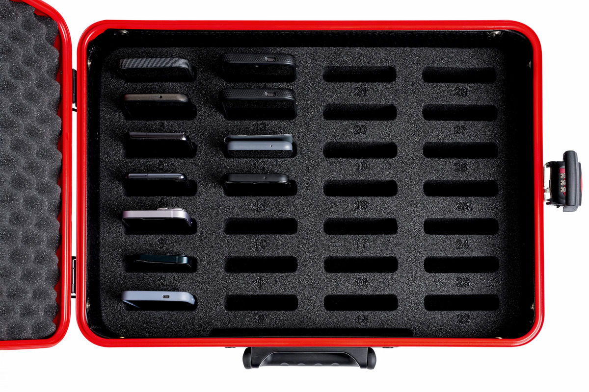 208747151_parat_paraproject_case_mobile_active_detail1