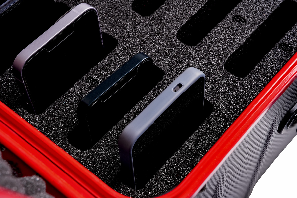 208747151_parat_paraproject_case_mobile_active_detail5