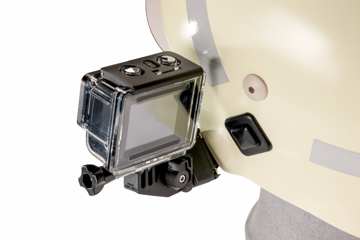 6902072151_parat_parasnap_snap_in_cam_kamerahalter_helmhalter_camholder_anwendung_schuberth3
